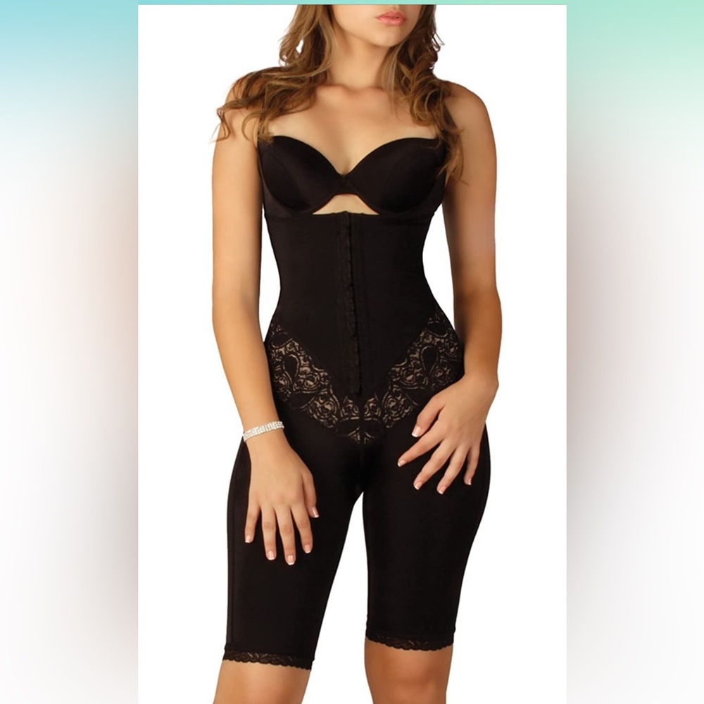 - Colombian girdle With latex around the waist